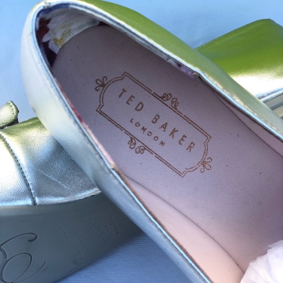 Shoes - Picture 2 of 6